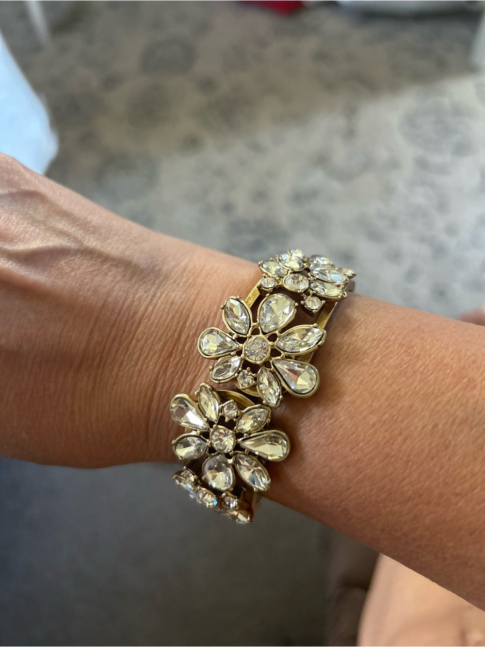 Gold Tone Floral Crystal Hinged Bracelet Rhinestone Flower Cluster Cuff - Picture 9 of 9